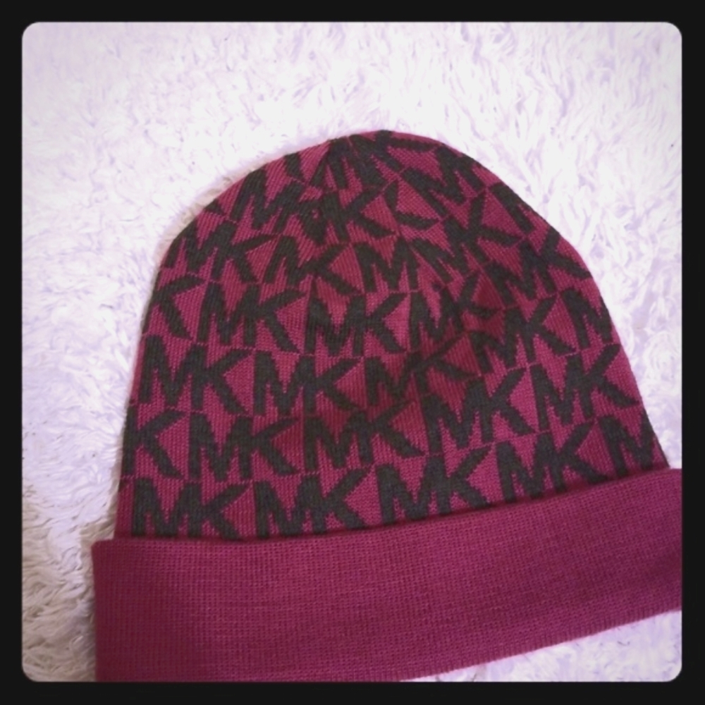 Michael Michael Kors magenta hat